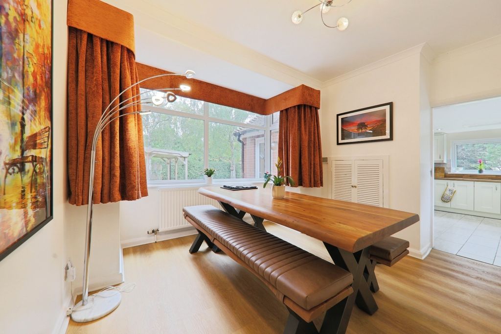 Property photo 3 of 22 40937410