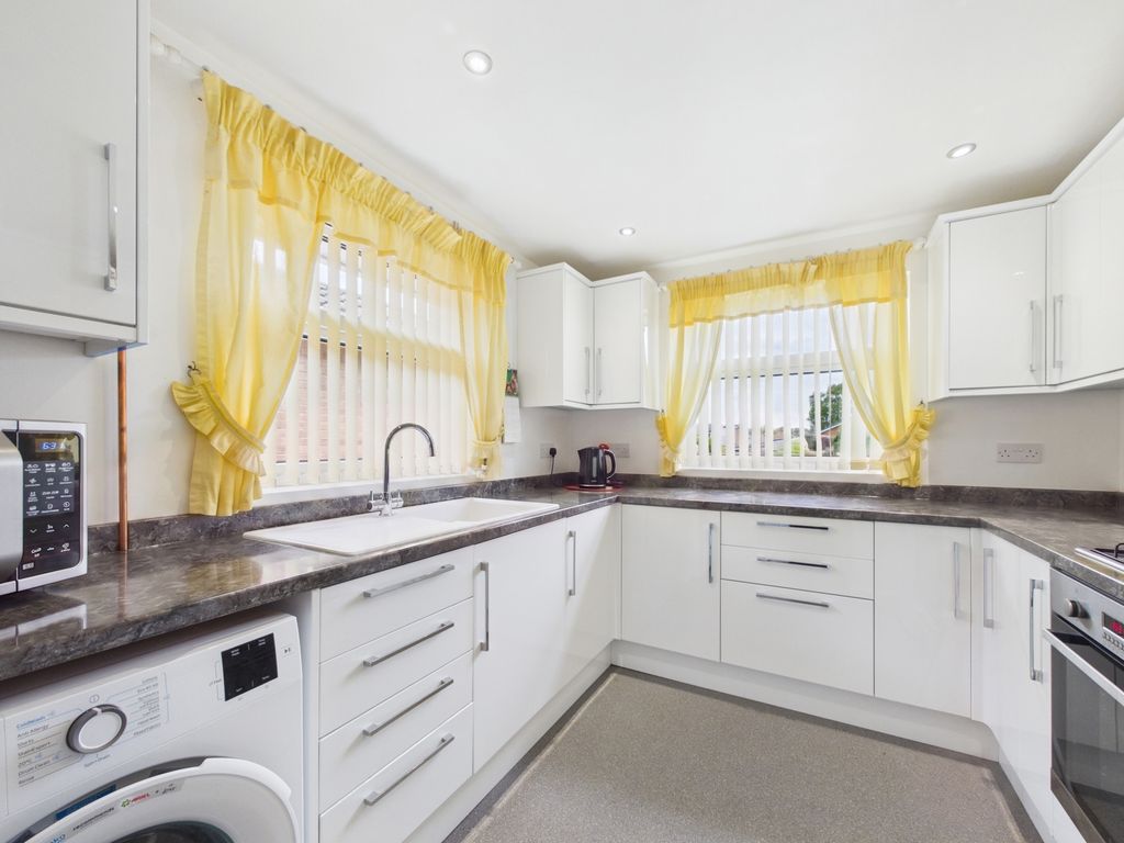 Property photo 3 of 8 Cam01316G0-Pr0279-Still010