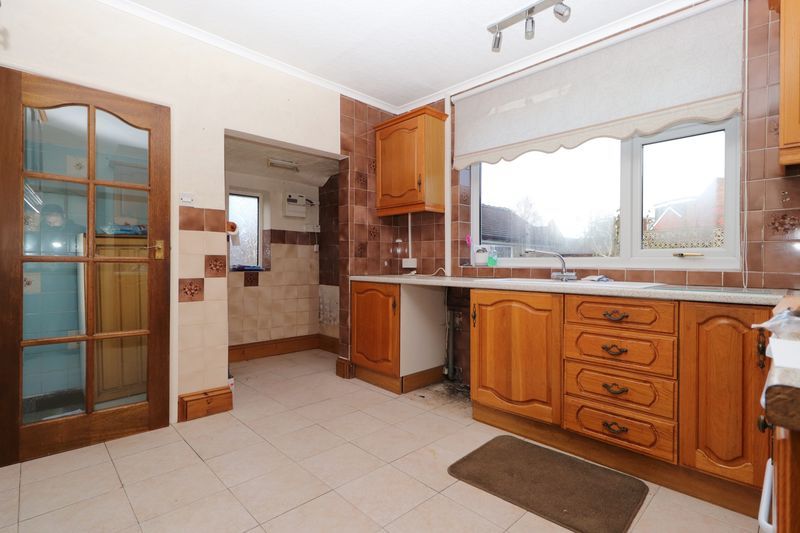 Property photo 3 of 24 Dining Kitchen