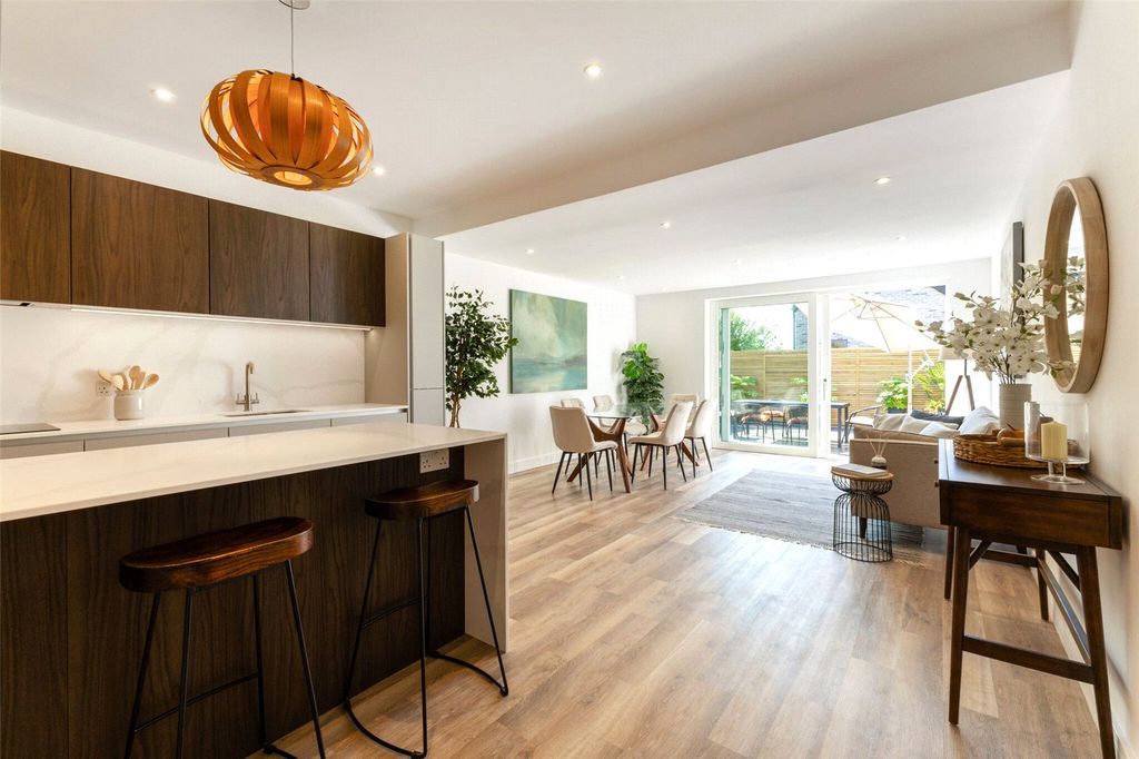 Property photo 1 of 13 Show Home