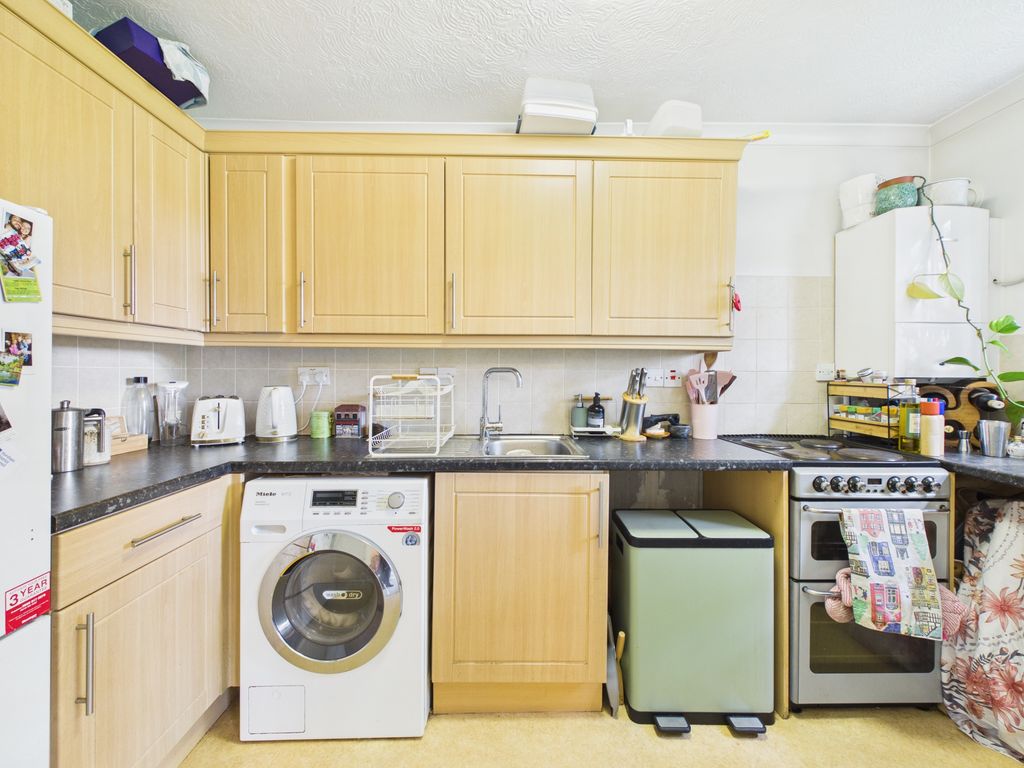 Property photo 2 of 10 Cam04018G0-Pr0551-Still009