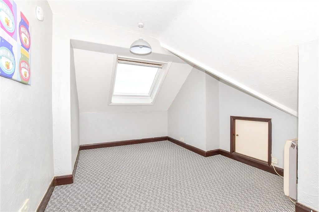 Property photo 3 of 16 Dining Area