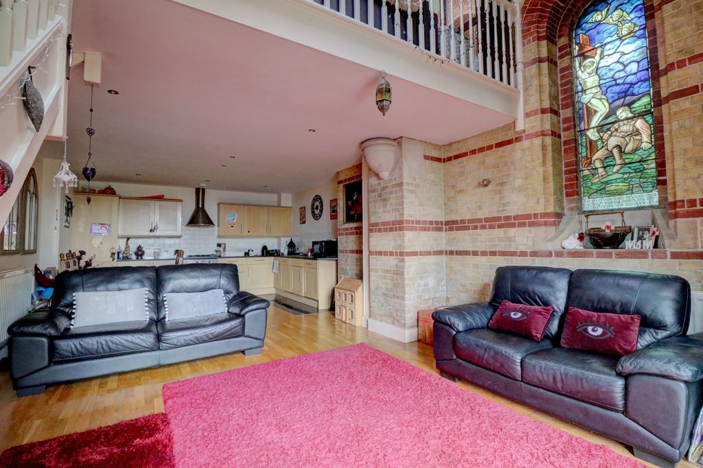 Property photo 2 of 11 Open Plan