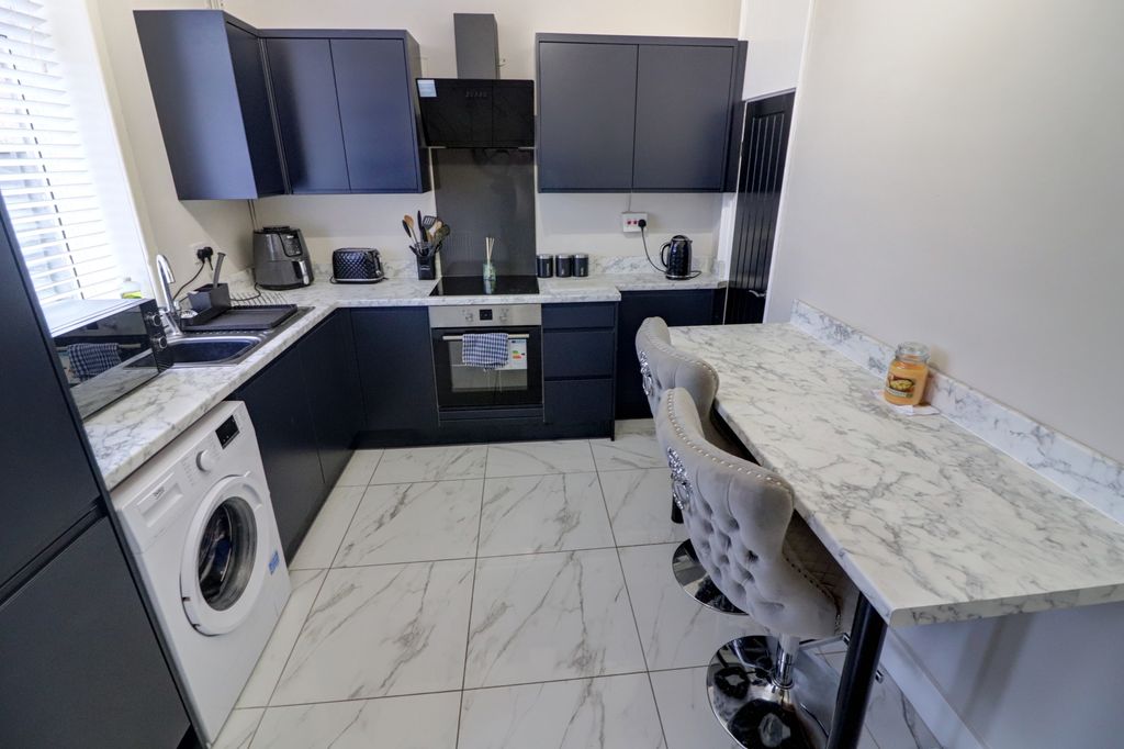 Property photo 3 of 14 Kitchen Diner