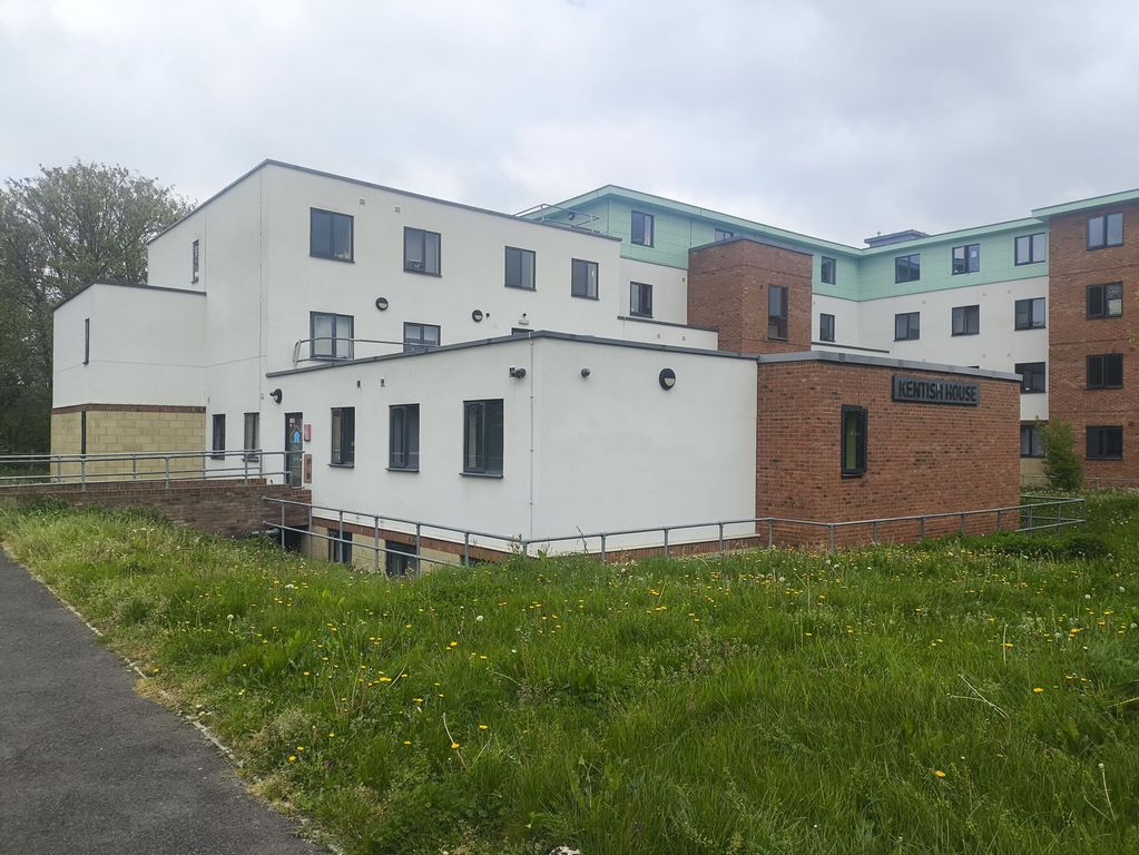 Property photo 1 of 10 Kentish5R85751000062739.Jpg