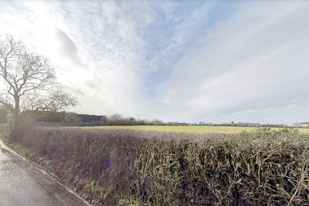 Property photo 2 of 7