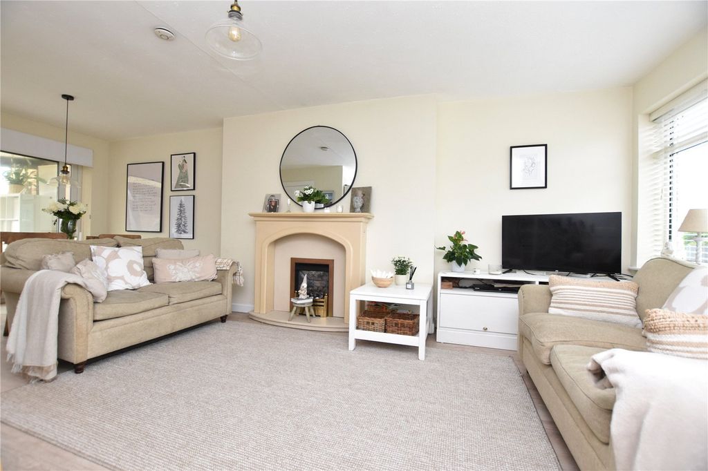 Property photo 2 of 19 Picture No. 10