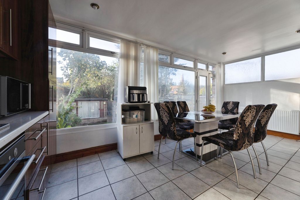 Property photo 3 of 20 3