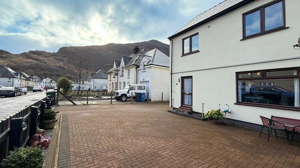 Property photo 3 of 26