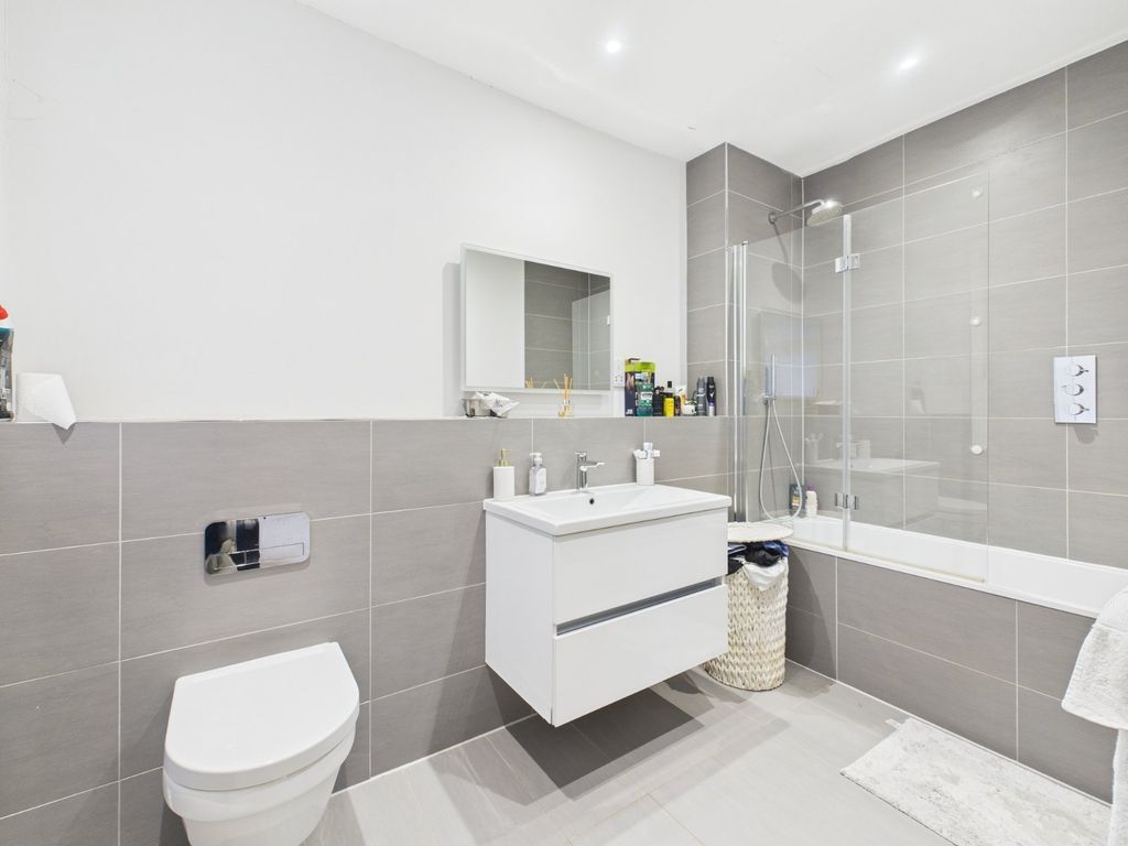 Additional image 5 of 2 bed flat for saleThe Old Rectory, Windsor End, Beaconsfield HP9