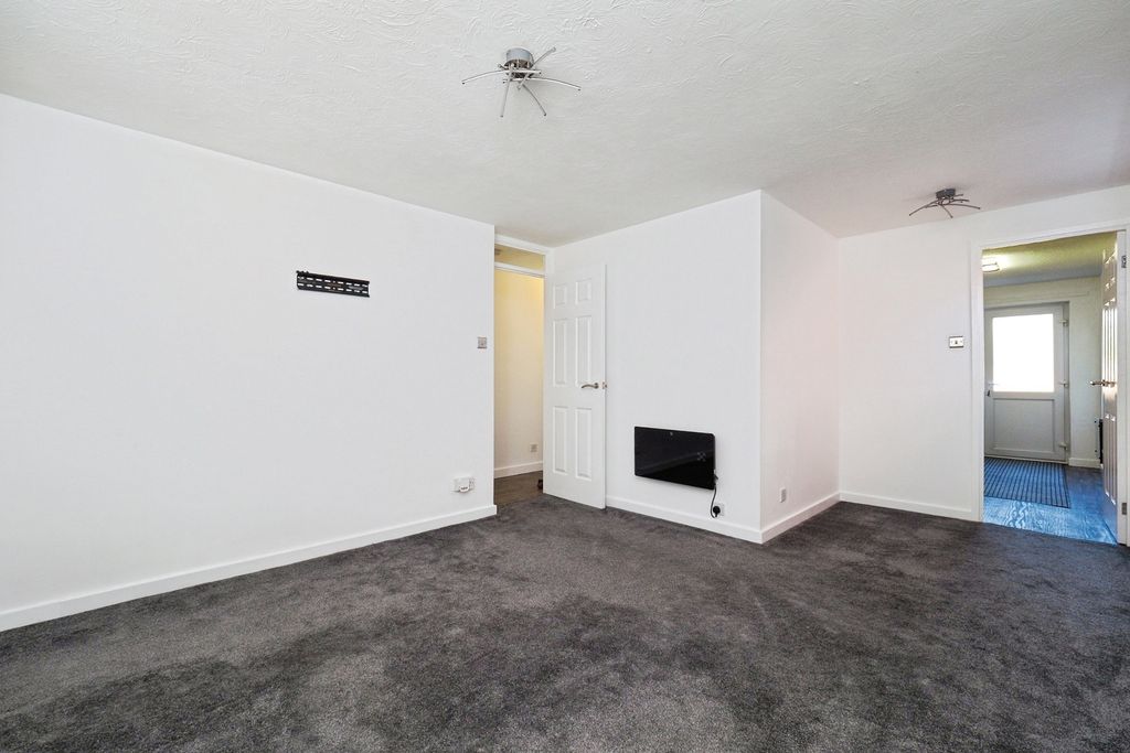 Property photo 3 of 17 Photo