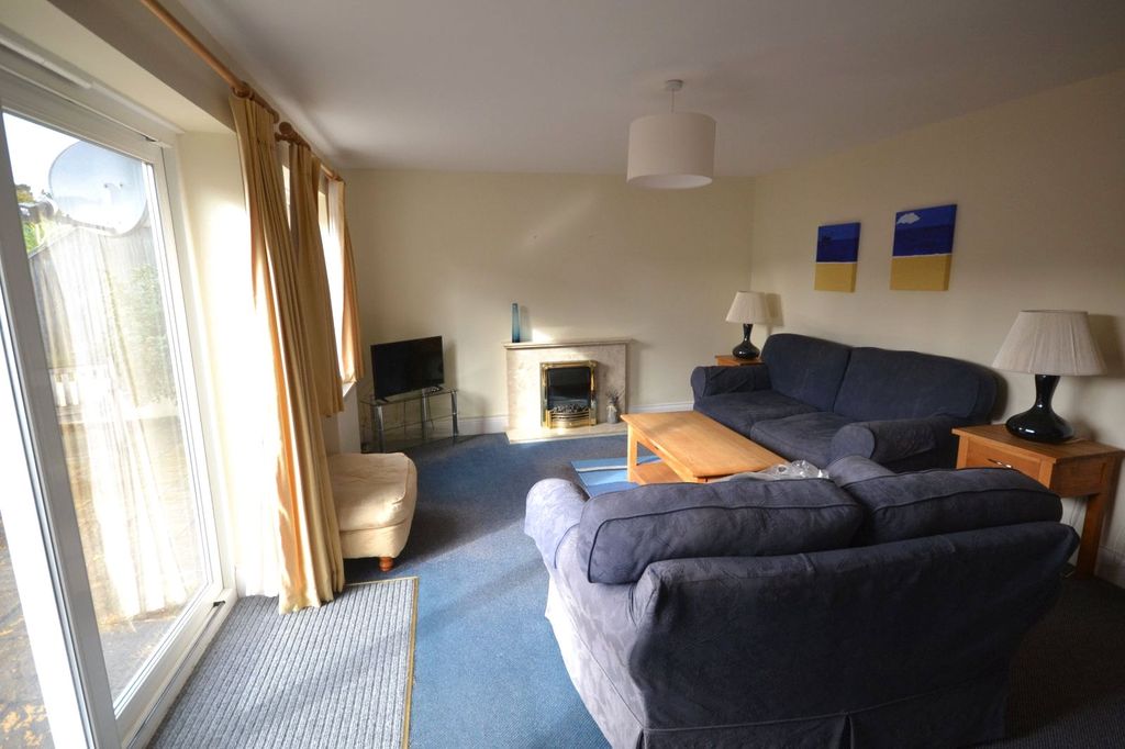 Property photo 3 of 7 Living / Dining Room