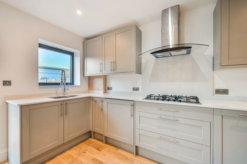 Property photo 3 of 24 Kitchen