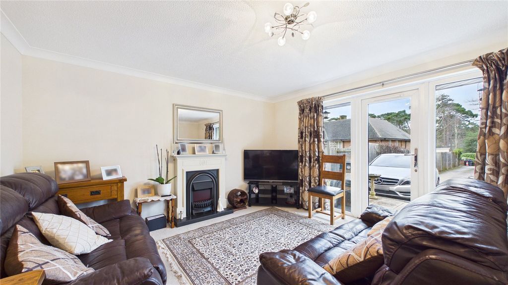 Property photo 2 of 8 Picture 2