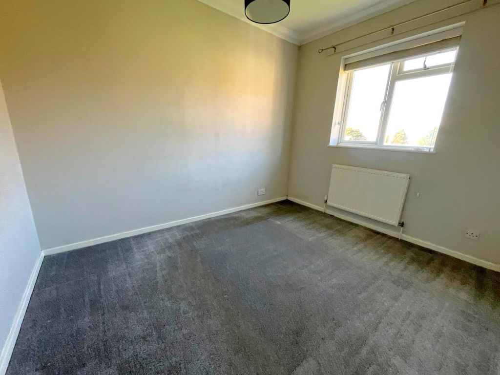 Property photo 3 of 8 03Bedroom