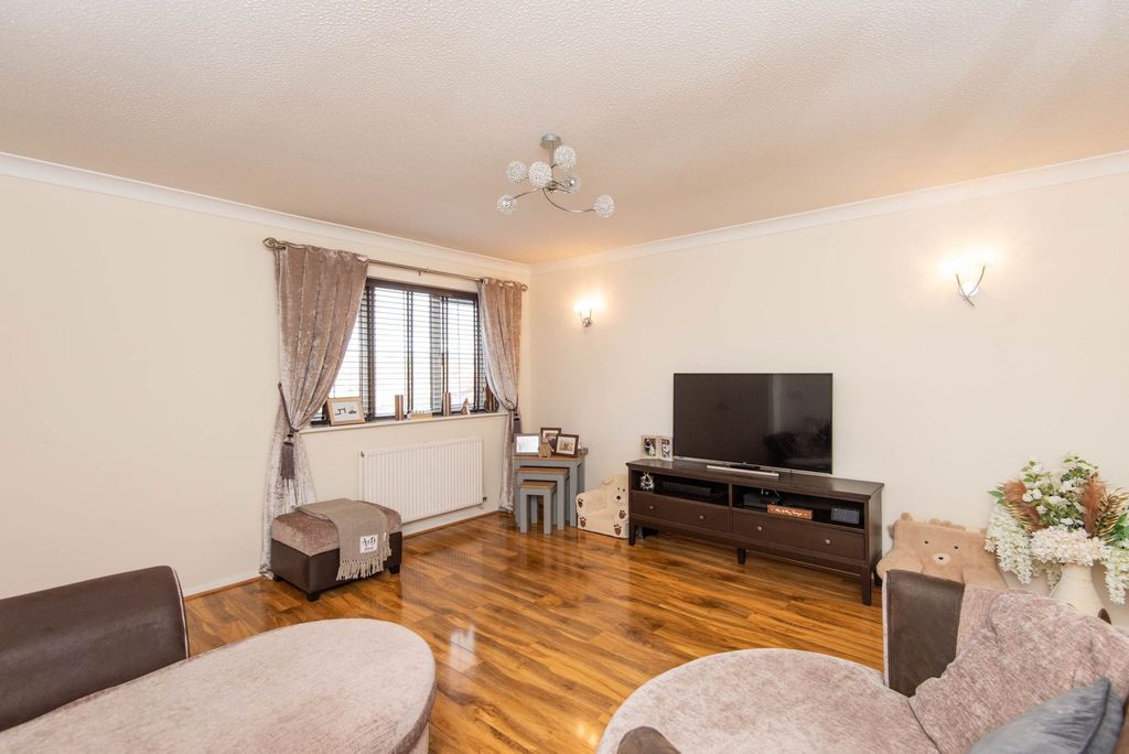 Property photo 2 of 30