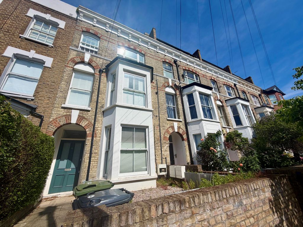 Property photo 2 of 11