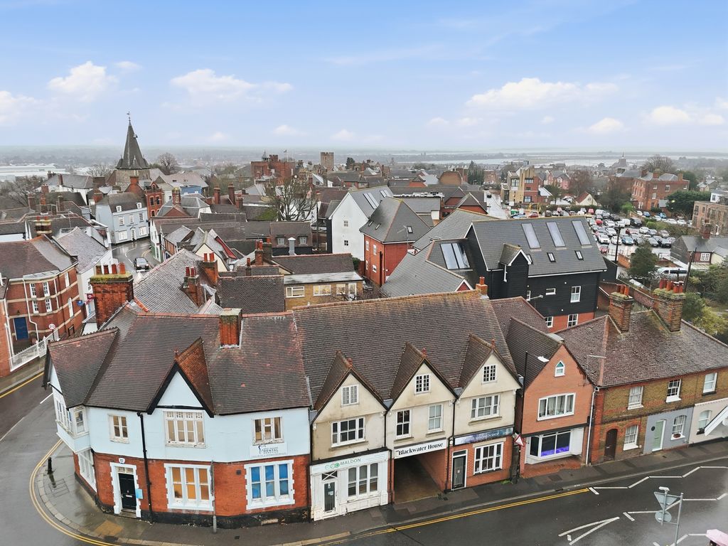 Property photo 2 of 24