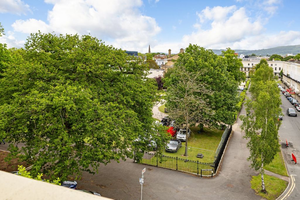 Additional image 16 of 3 bed flat for saleThe Broad Walk, Imperial Square, Cheltenham, Gloucestershire GL50