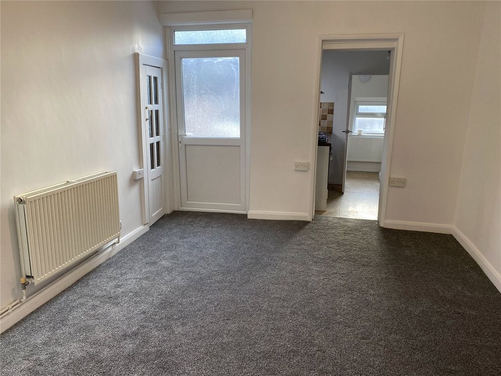 Property photo 2 of 13 Picture No. 02