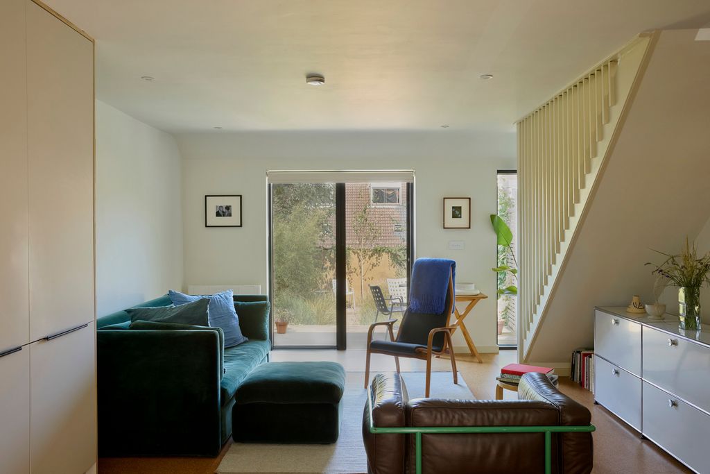 Property photo 1 of 17 293808 - The Modern House_Gibbon Road_22.Jpg