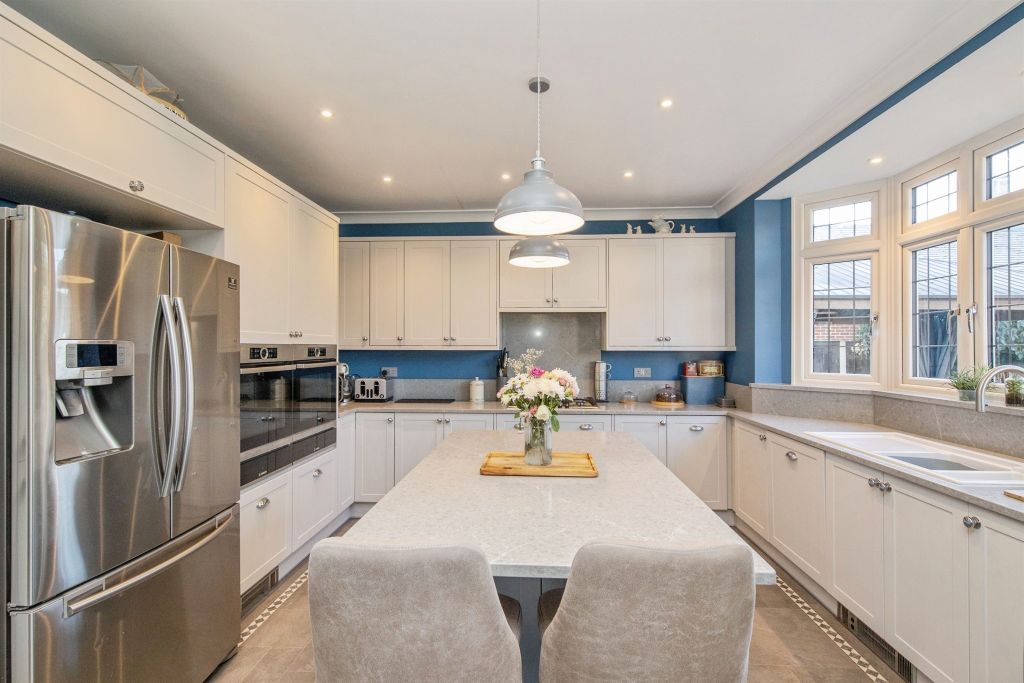 Property photo 3 of 25