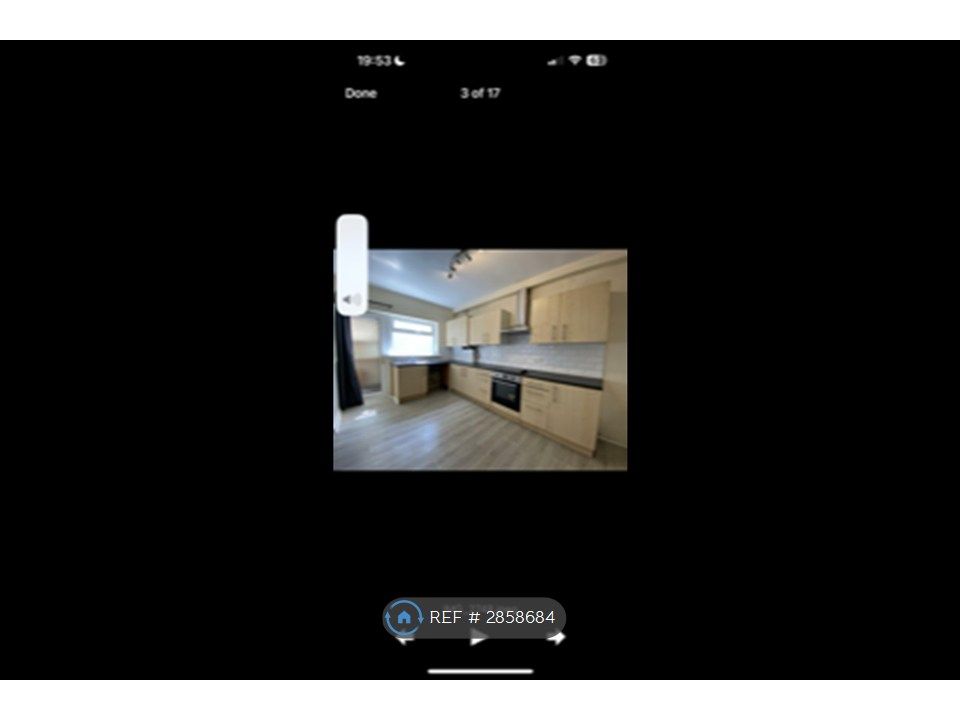 Property photo 2 of 7 Kitchen