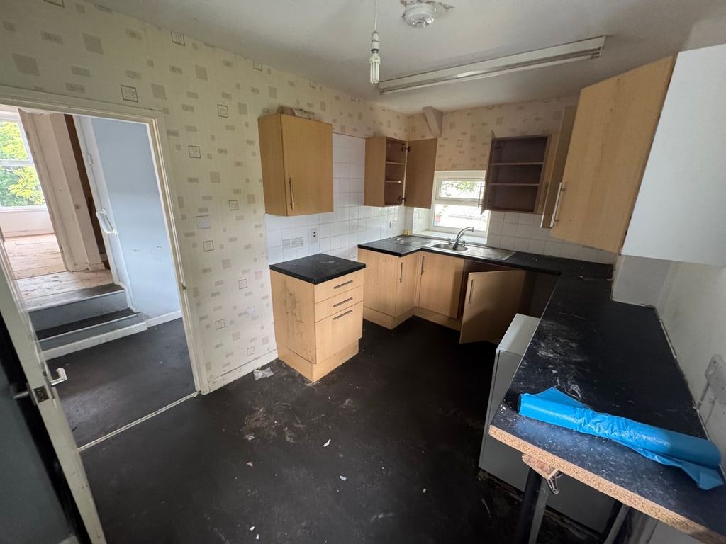 Additional image 15 of 3 bed flat for saleLewis Street, Pontwelly, Llandysul SA44