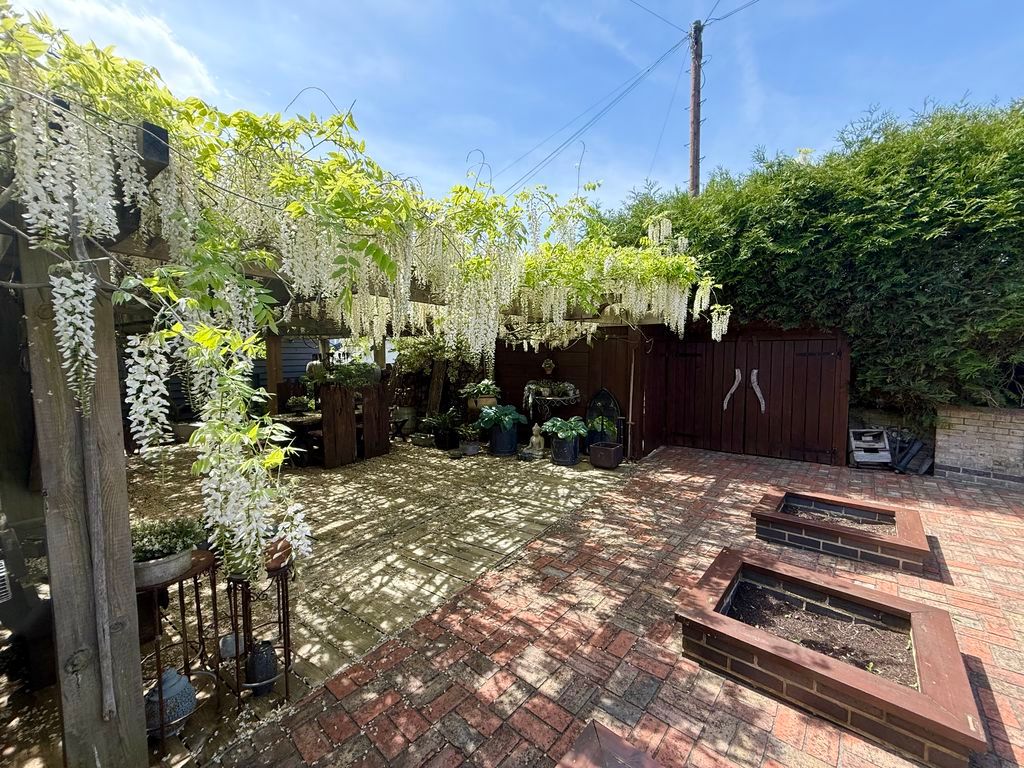 Property photo 2 of 34 Wisteria