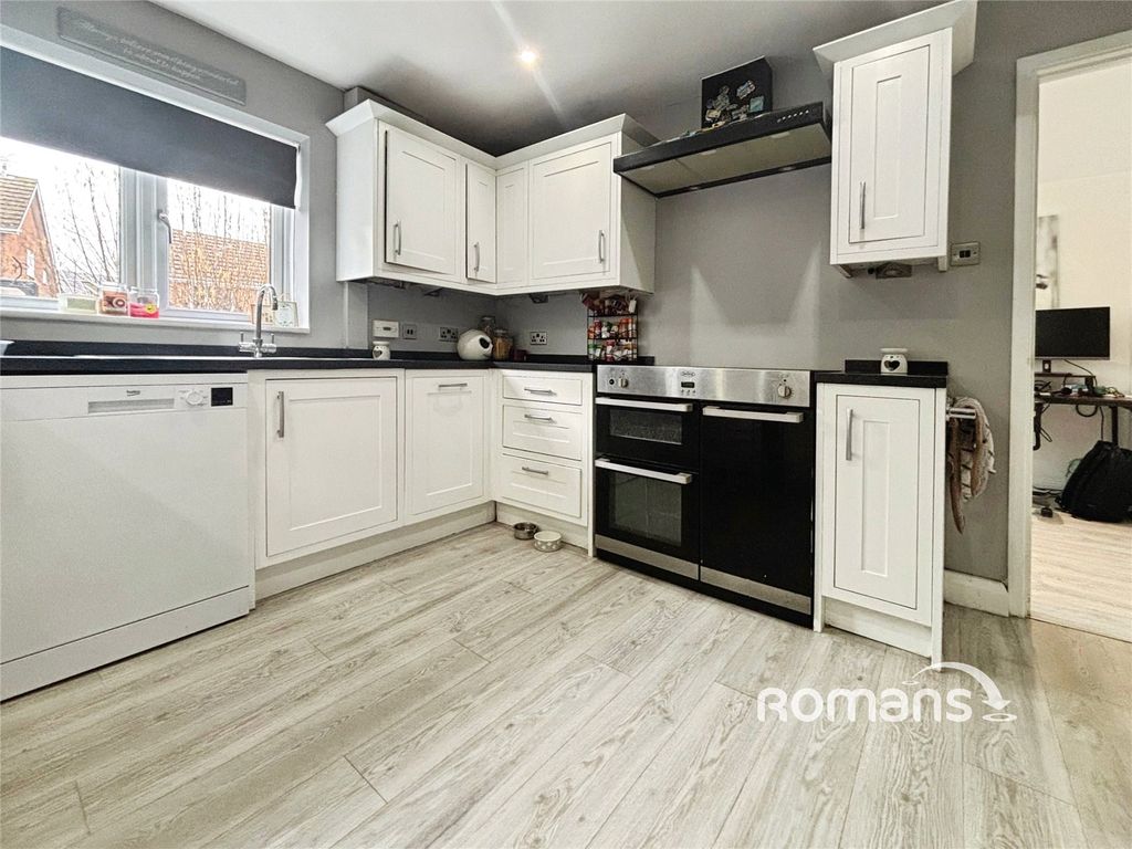 Property photo 3 of 25 Picture No. 04