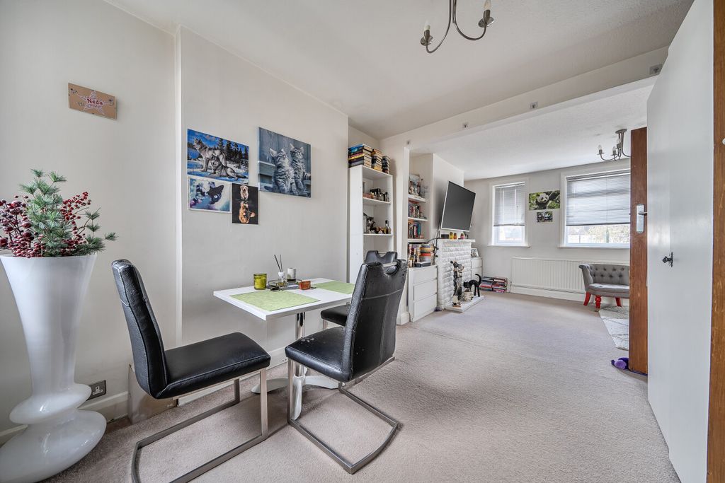 Property photo 3 of 13 1406110-13-697Cae...