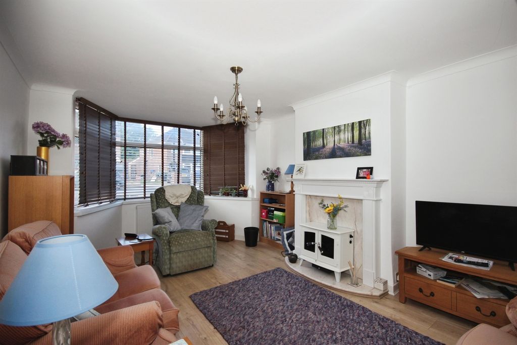 Property photo 2 of 17