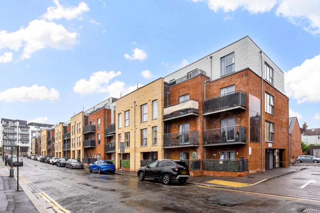 Property photo 1 of 20 Tintern Bank, Flat 16-019.Jpg