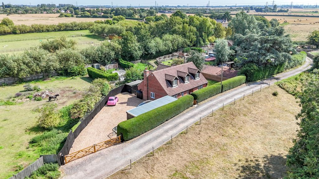 Property photo 1 of 43 4401783