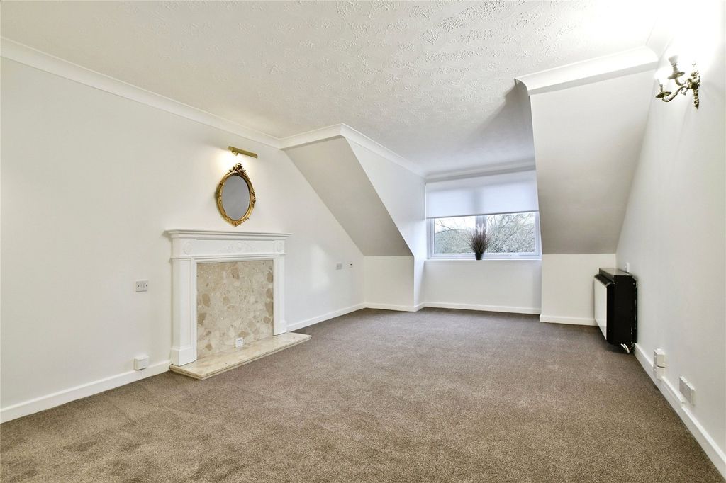 Property photo 2 of 14 Living Room