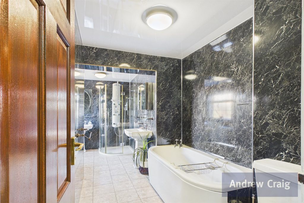 Property photo 3 of 20 Bathroom