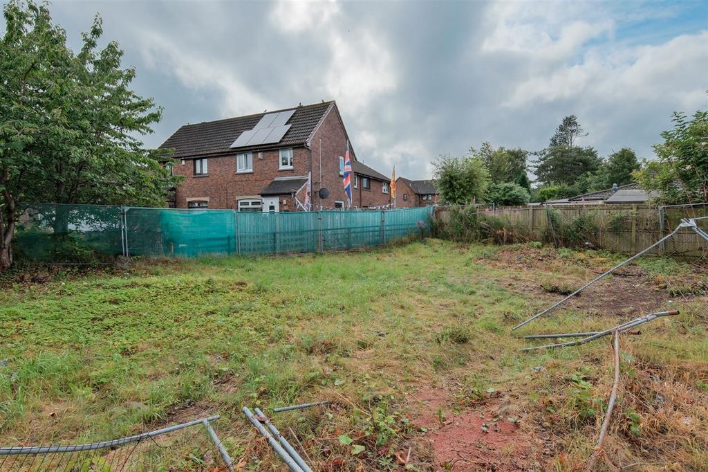 Property photo 2 of 8