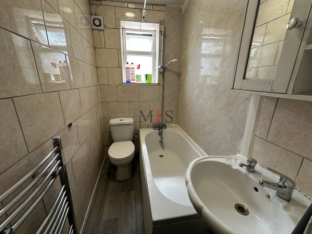 Property photo 3 of 19 Photo 3