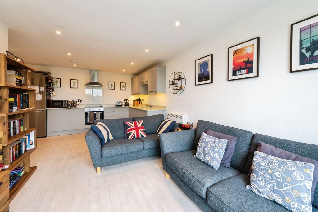 Property photo 1 of 17