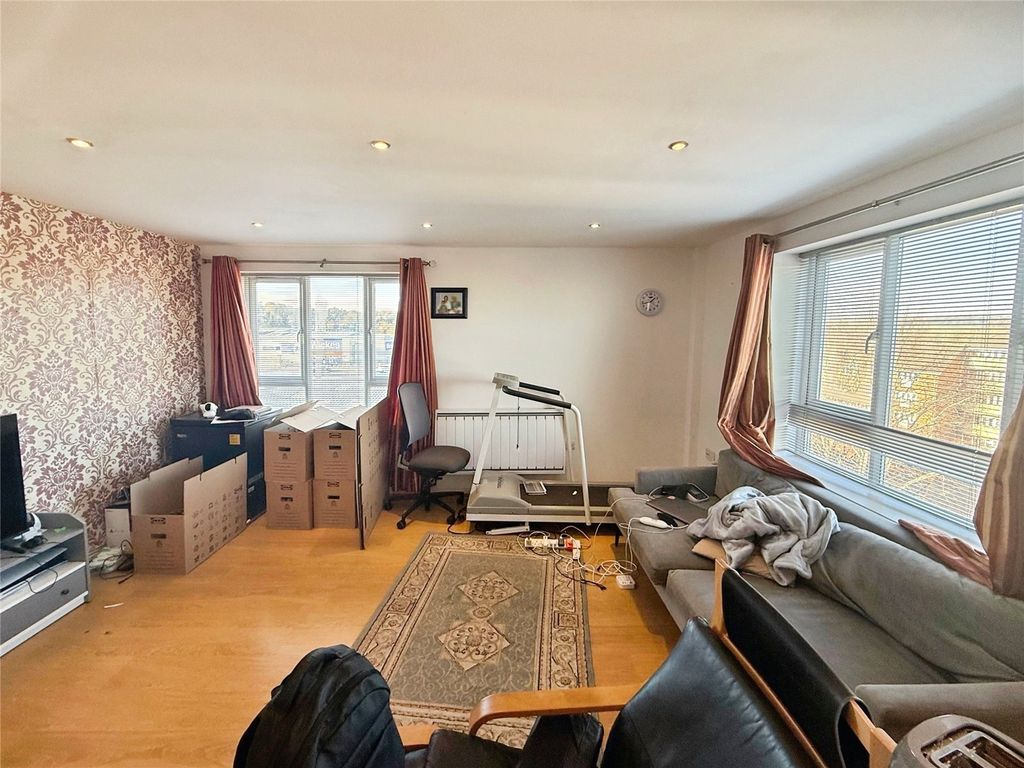 Property photo 2 of 7 Picture No. 14