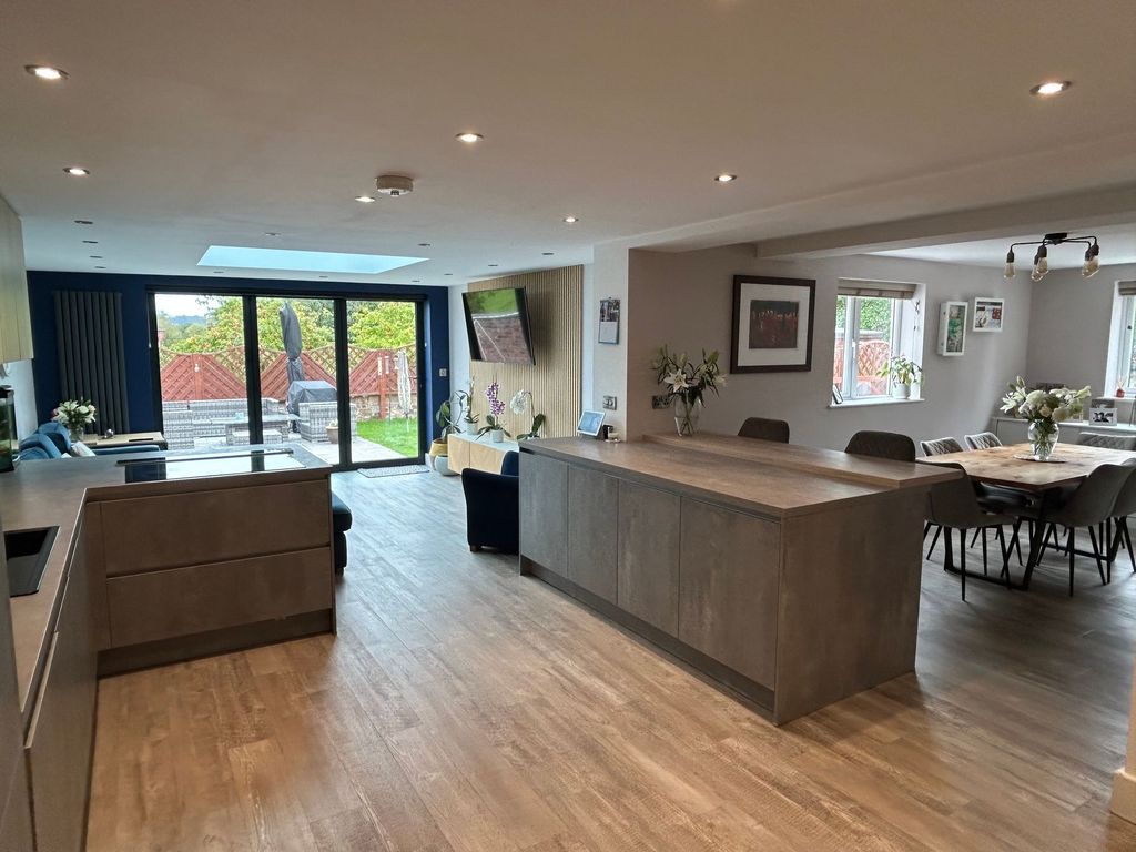 Property photo 2 of 26