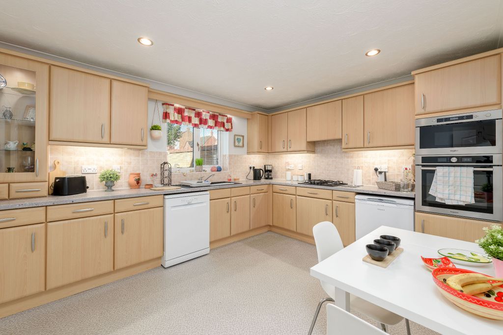 Property photo 3 of 20