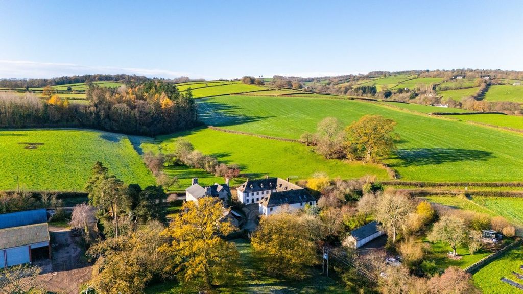 Property photo 2 of 18