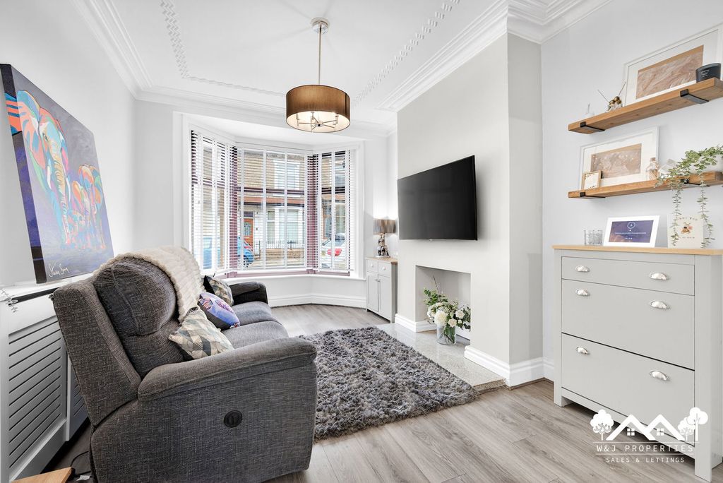 Property photo 3 of 28