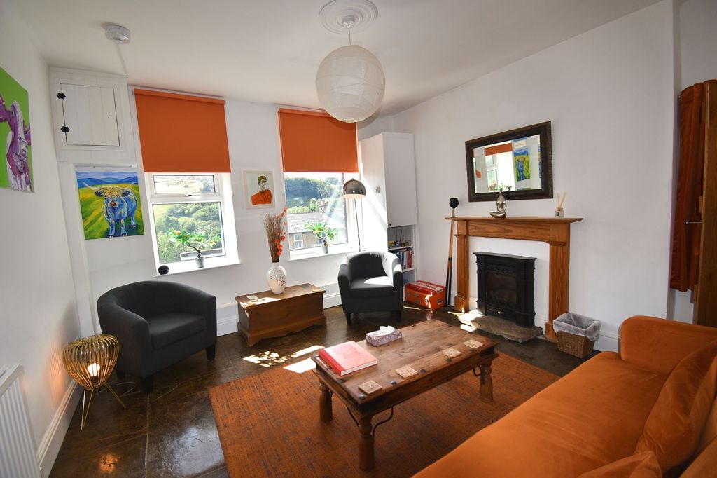 Property photo 3 of 10 Living / Family Room