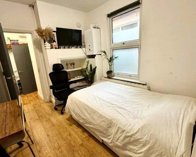 Property photo 1 of 3