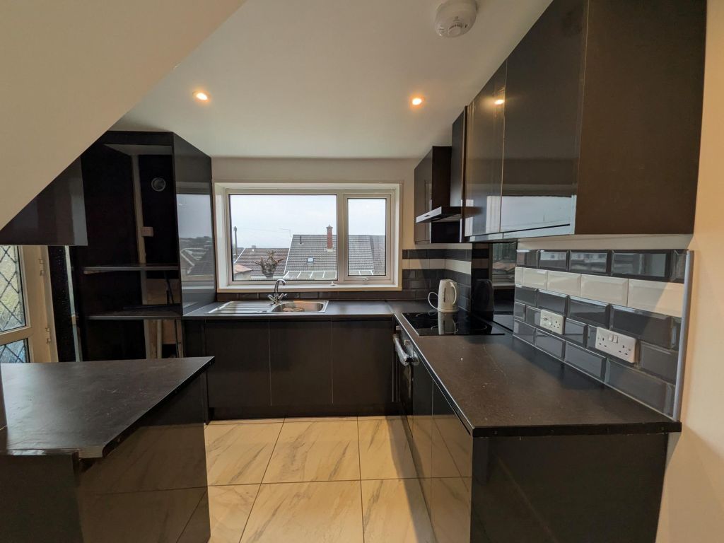 Property photo 2 of 8 Front Description 1