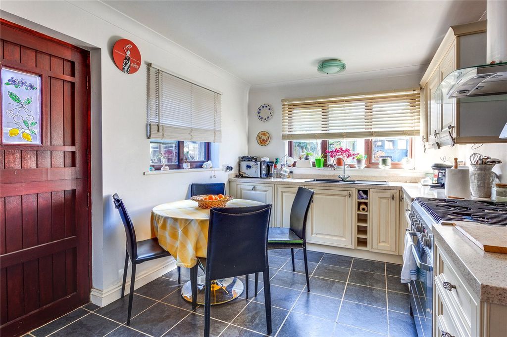 Property photo 3 of 16 Kitchen