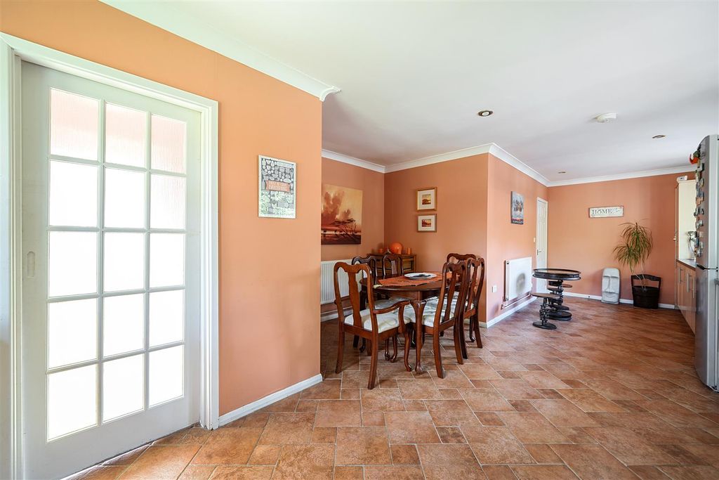 Additional image 5 of 4 bed detached house for saleThe Avenue, Crowthorne, Berkshire RG45