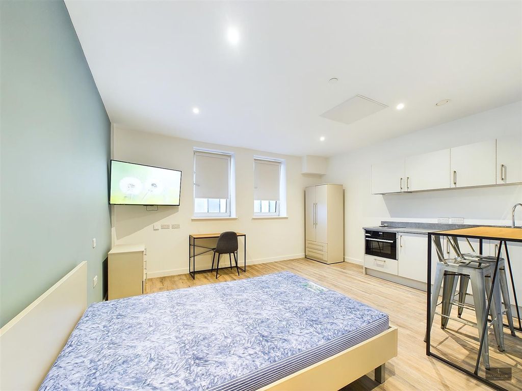 Property photo 1 of 6 Cam02887G0-Pr0332-Still006.Jpg